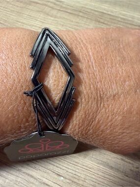 paparazzi Black Geometric Open Diamond Bracelet
